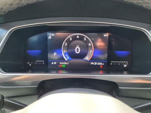 Certified 2022 Volkswagen Tiguan SE R-Line FWD image 31