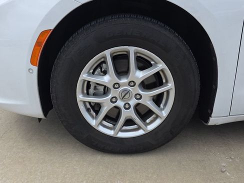 Used 2022 Chrysler Pacifica Touring-L w/ Uconnect Theater Family Group FWD image 10