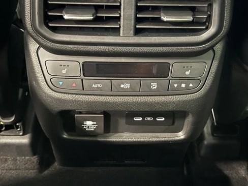 Used 2024 Honda Pilot Elite image 35