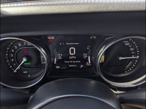 Used 2022 Jeep Wrangler Unlimited Sahara image 2