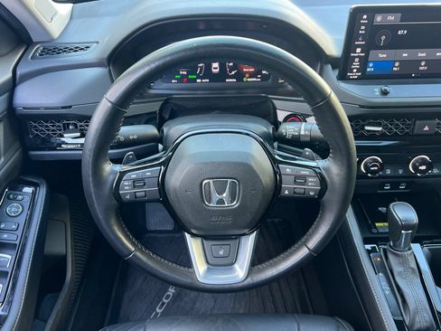 Used 2025 Honda Accord Touring image 16