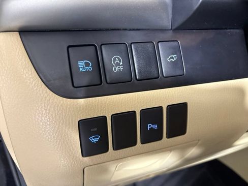 Used 2017 Toyota Highlander Limited FWD image 22
