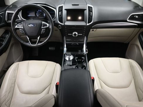 Used 2019 Ford Edge Titanium AWD/4WD image 16