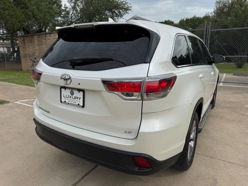 Used 2015 Toyota Highlander Plus FWD image 10