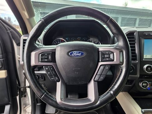 Used 2018 Ford Expedition Platinum image 13