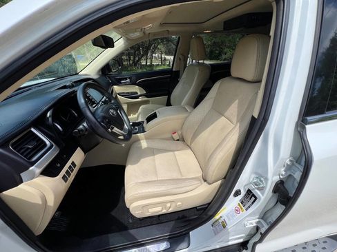 Used 2016 Toyota Highlander Limited FWD image 22