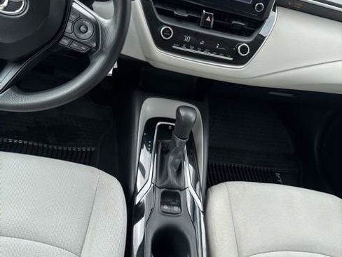 Used 2020 Toyota Corolla LE FWD image 27