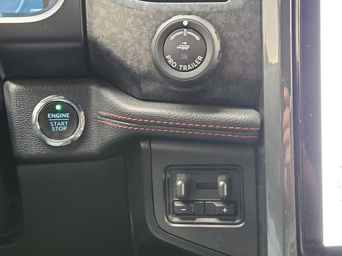 Used 2023 Ford Expedition Limited AWD/4WD image 16