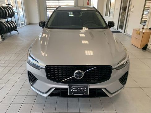 Certified 2025 Volvo XC60 B5 Plus image 2