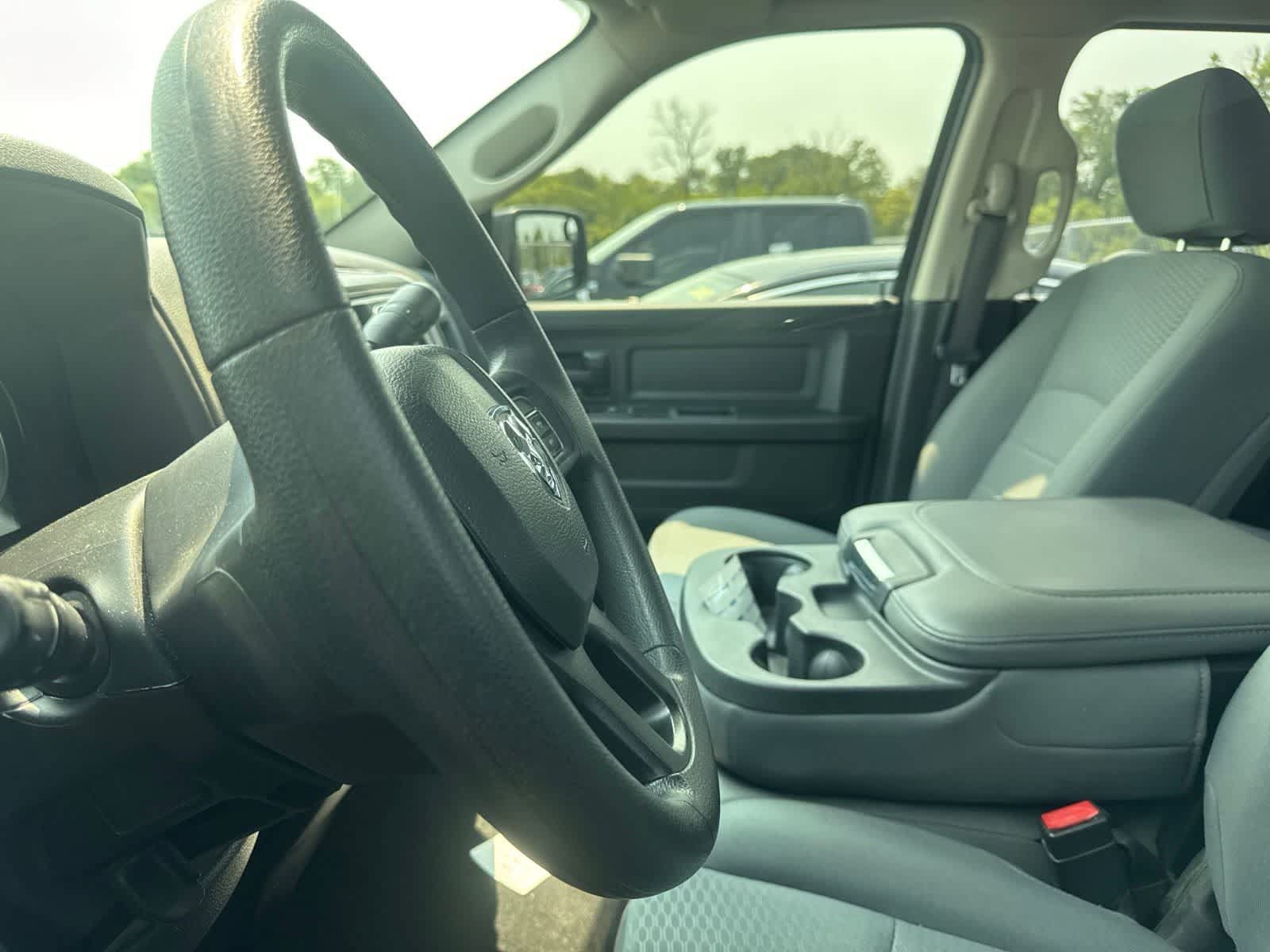 Used 2017 RAM 1500 Express AWD/4WD image 32