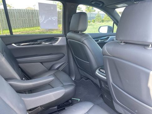 Certified 2024 Cadillac XT6 Premium Luxury w/ LPO, Floor Liner Package AWD/4WD image 33