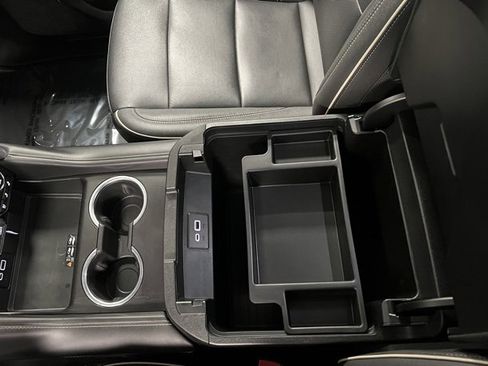 Used 2023 GMC Yukon XL SLT image 37