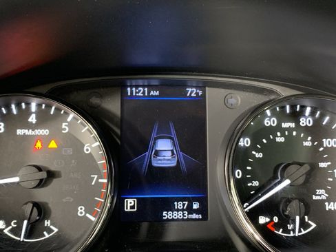 Used 2020 Nissan Rogue SV w/ Premium Package image 24