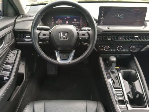 Used 2025 Honda Accord Touring image 14