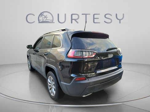 Used 2022 Jeep Cherokee Latitude Lux w/ Sun & Sound Group FWD image 2