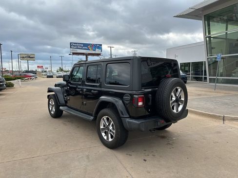 Used 2020 Jeep Wrangler Unlimited Sahara AWD/4WD image 7