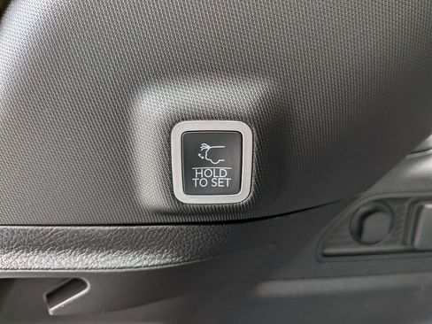 New 2025 Jeep Grand Cherokee Altitude image 31