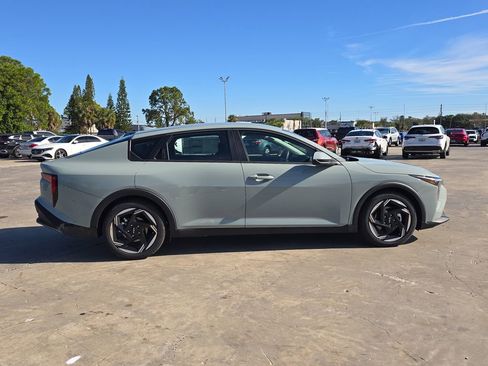 New 2025 Kia K4 EX image 9