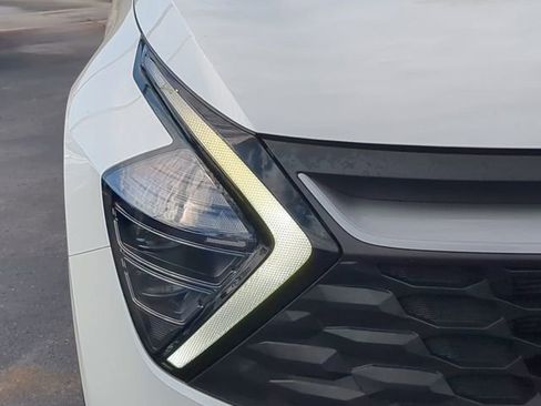 Used 2024 Kia Sportage LX image 10