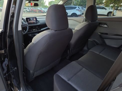 Certified 2023 Nissan Rogue SV FWD image 10