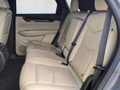 Used 2018 Cadillac XT5 Luxury w/ Driver Awareness Package image 19