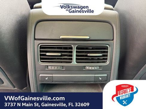 Used 2014 Volkswagen Touareg Executive AWD/4WD image 11