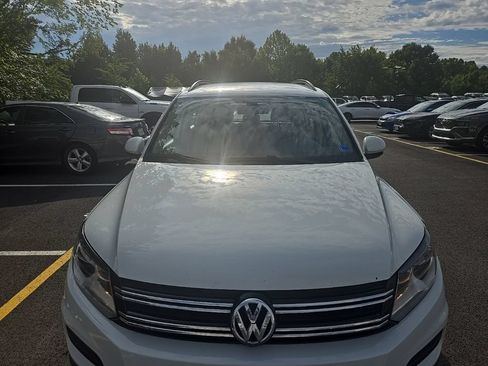 Used 2017 Volkswagen Tiguan S AWD/4WD image 2
