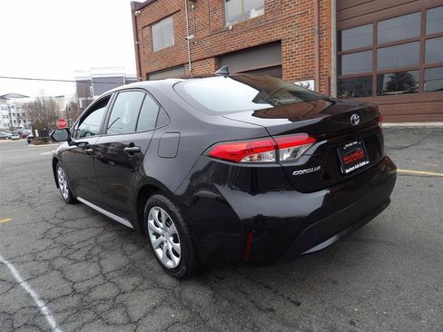 Used 2020 Toyota Corolla LE image 3