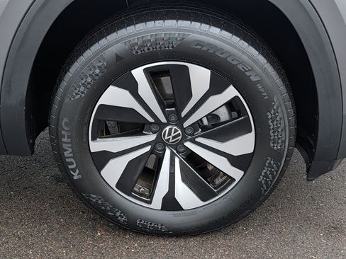 Used 2024 Volkswagen Atlas SE AWD/4WD image 15