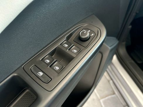 Used 2025 Volkswagen Taos S FWD image 12