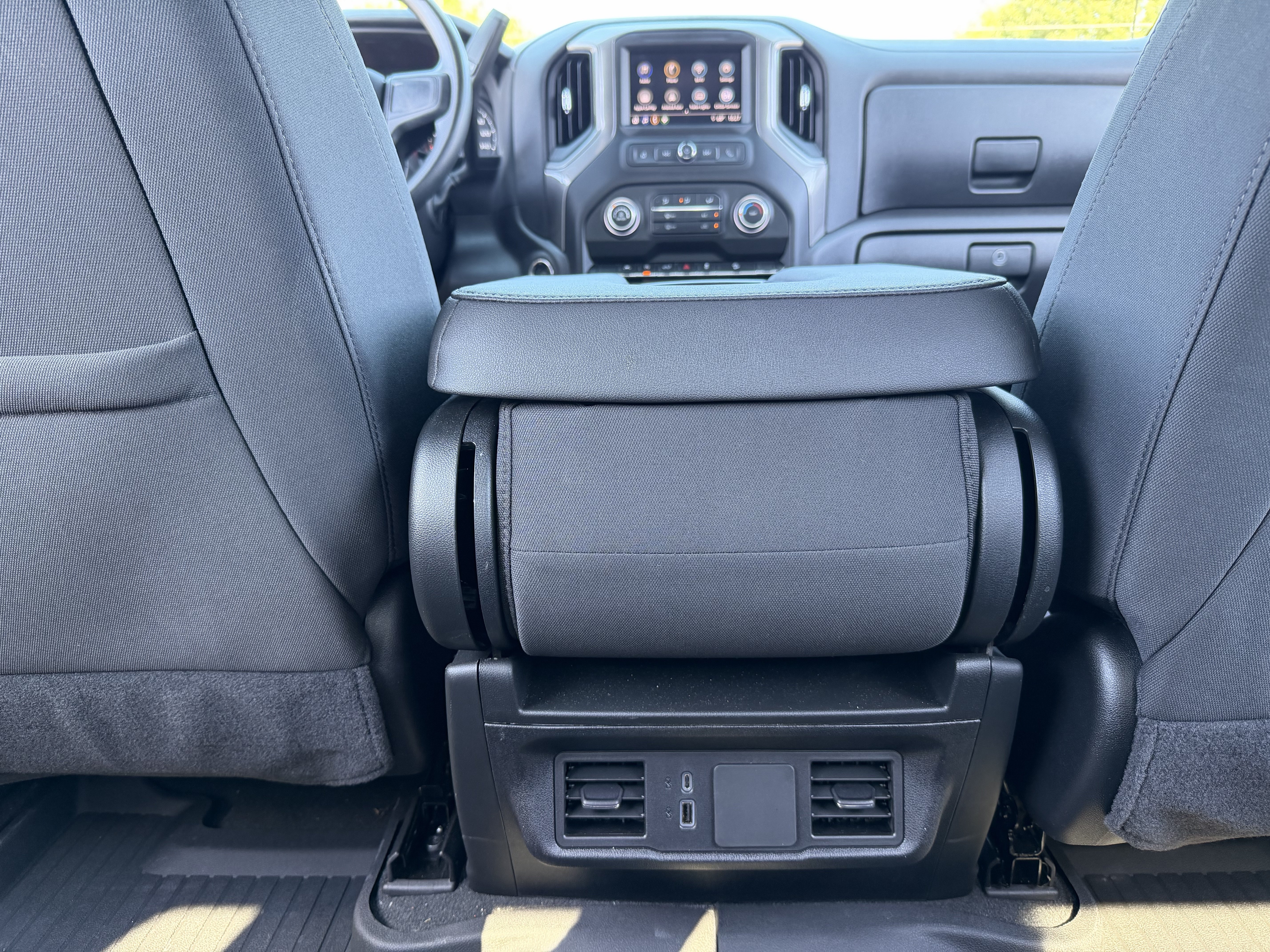 Used 2026 Chevrolet Silverado 1500 Custom Trail Boss w/ Dark Appearance Package AWD/4WD image 33