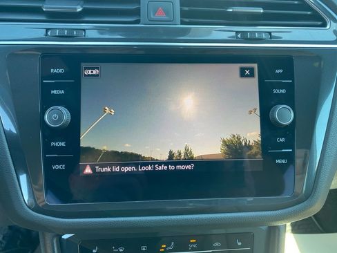 Used 2023 Volkswagen Tiguan SE AWD/4WD image 25