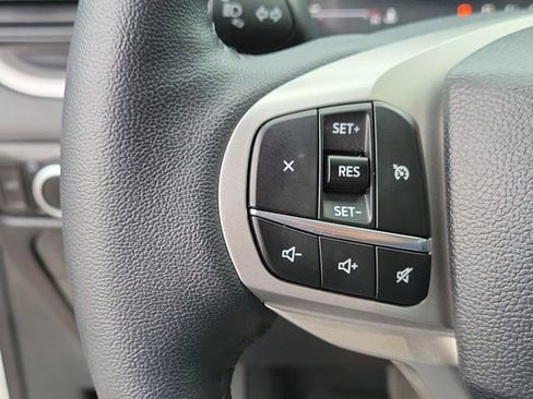 Used 2024 Ford Explorer XLT w/ Class IV Trailer Tow Package AWD/4WD image 11