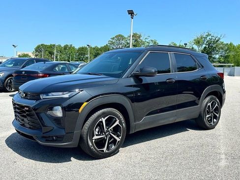 Used 2021 Chevrolet TrailBlazer RS w/ Technology Package FWD image 4