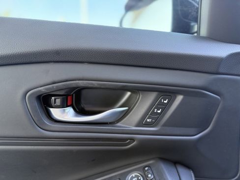 Used 2025 Honda Accord Sport image 6