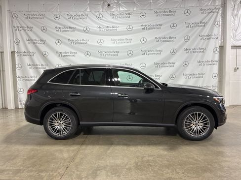 New 2026 Mercedes-Benz GLC 300 4MATIC image 3