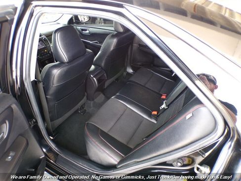 Used 2017 Toyota Camry SE FWD image 19
