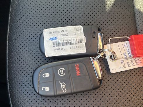 Certified 2024 Jeep Compass Trailhawk w/ Trailhawk Elite Group image 17