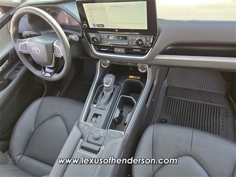 Used 2025 Toyota Grand Highlander FWD image 18