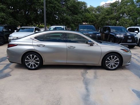 Used 2019 Lexus ES 350 Luxury w/ Accessory Package 2 image 4
