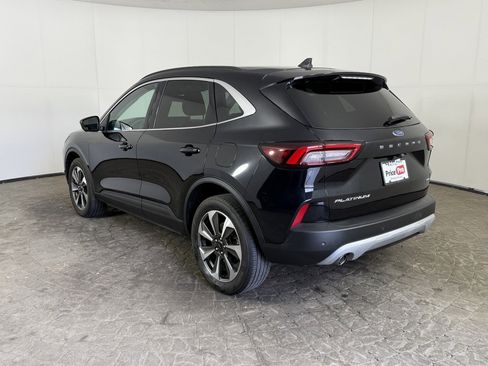 Used 2023 Ford Escape Platinum image 5