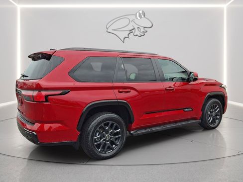 Used 2024 Toyota Sequoia Platinum image 5