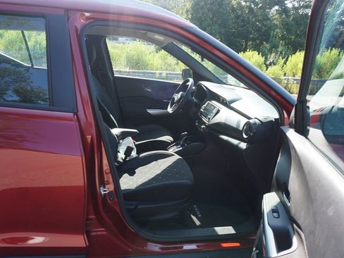 Used 2019 Nissan Kicks SV FWD image 13