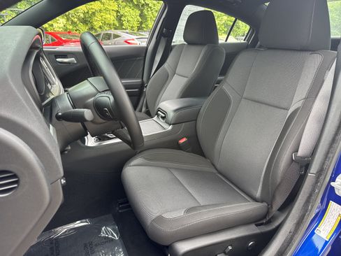 Used 2022 Dodge Charger SXT RWD image 5