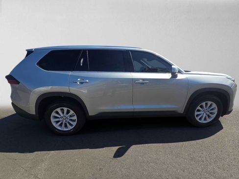 Used 2026 Toyota Grand Highlander AWD Hybrid image 2
