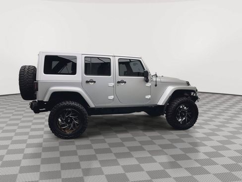 Used 2017 Jeep Wrangler Unlimited Sahara w/ Dual Top Group AWD/4WD image 35