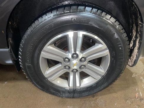 Used 2015 Chevrolet Traverse LT image 13