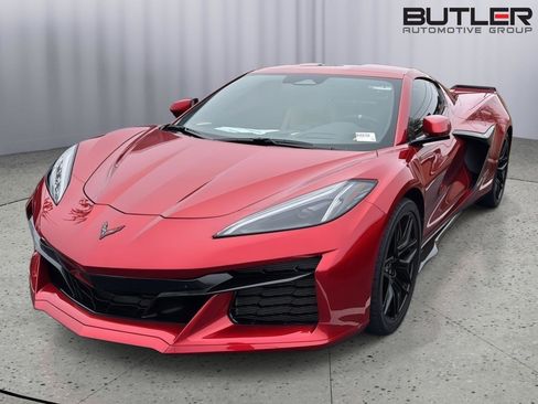 Used 2024 Chevrolet Corvette Z06 image 2