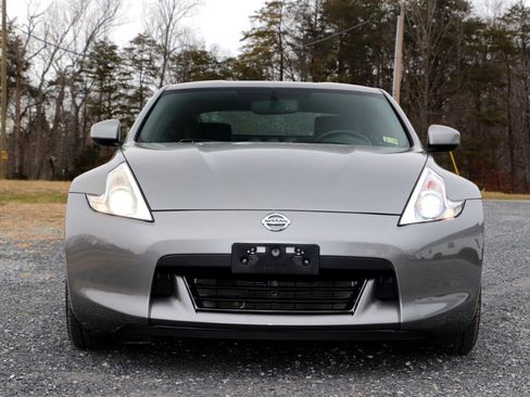 Used 2010 Nissan 370Z Touring image 15