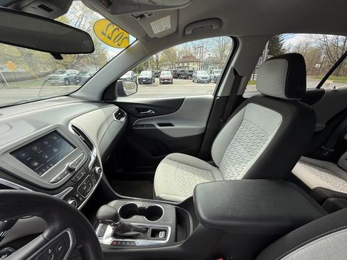Used 2022 Chevrolet Equinox LS w/ LS Convenience Package AWD/4WD image 19